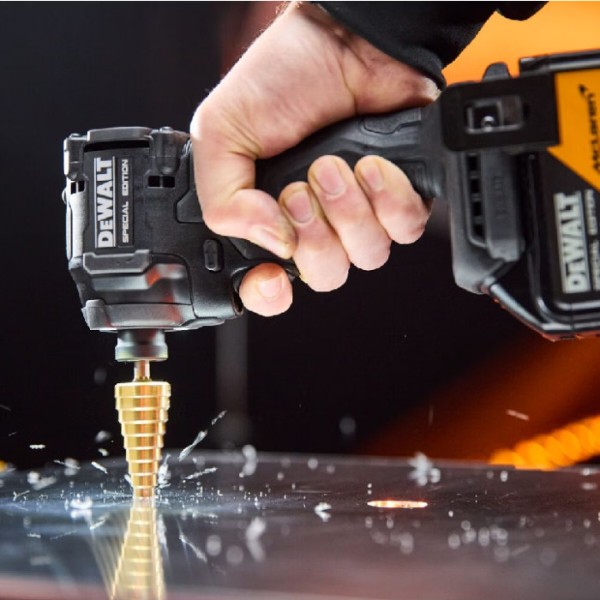 Фото - Шуруповерт DeWALT DCF86MP2T